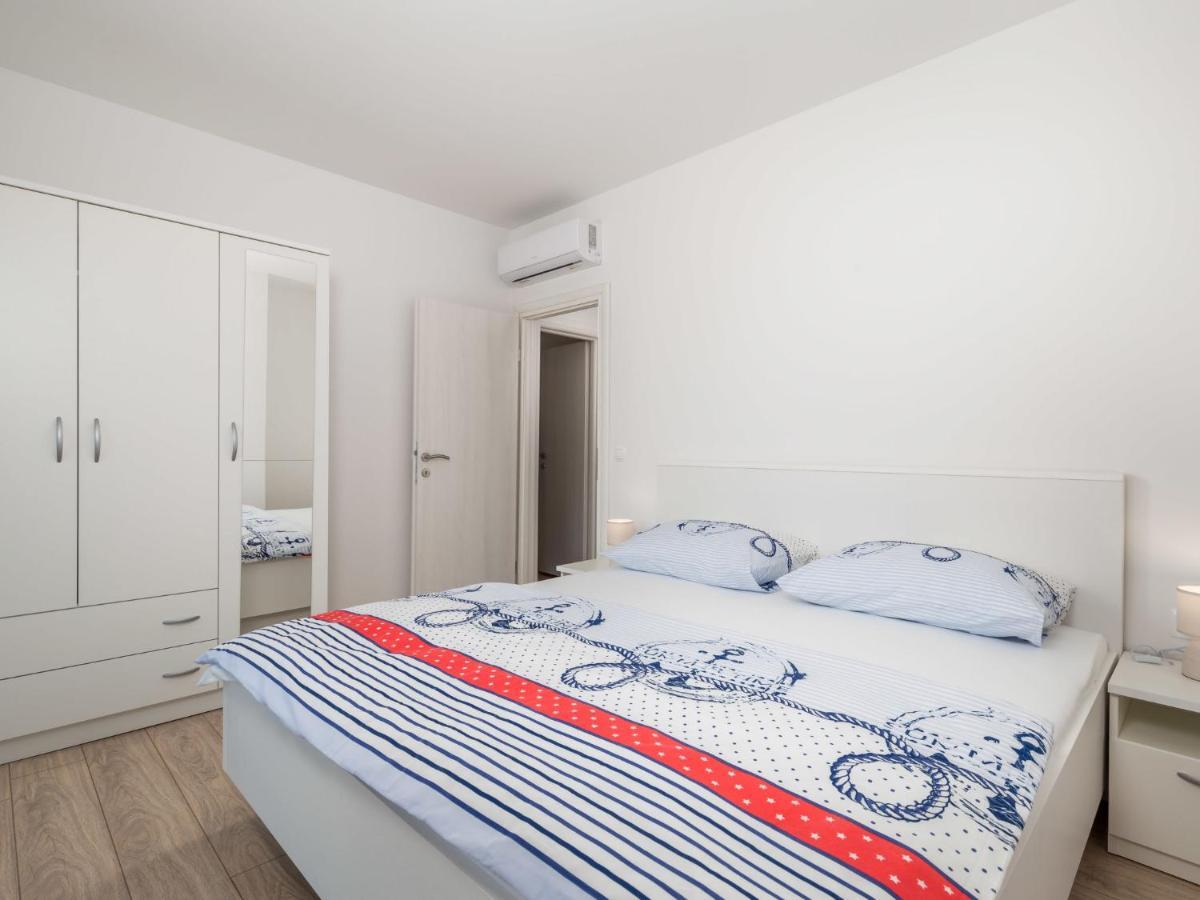Holiday Home Villa Palma - Krk148 By Interhome Pinezići Exterior foto